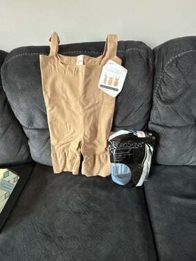 EuroSkins Seamless Open Bust Boxer Shapewear Bodysuit Nude Size Large